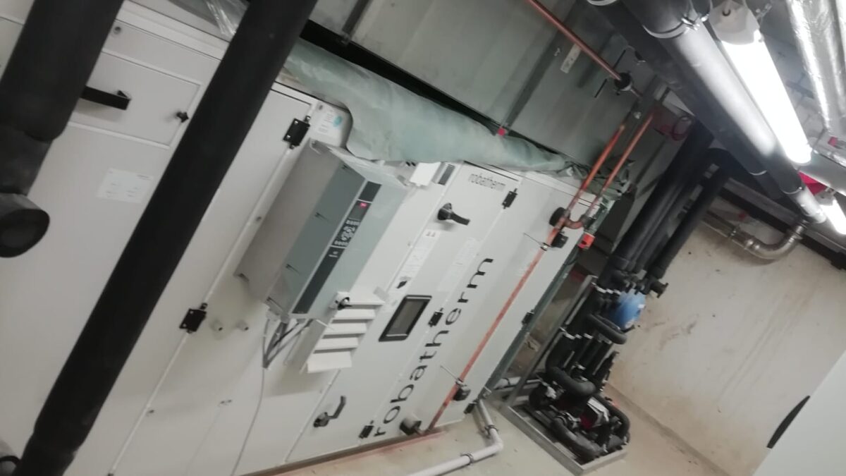 Arbeiten-an-Lüftungsanlage-05