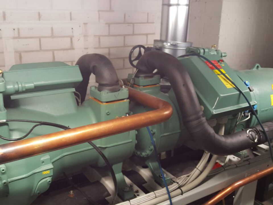 Wartung-an-Verdichter-01