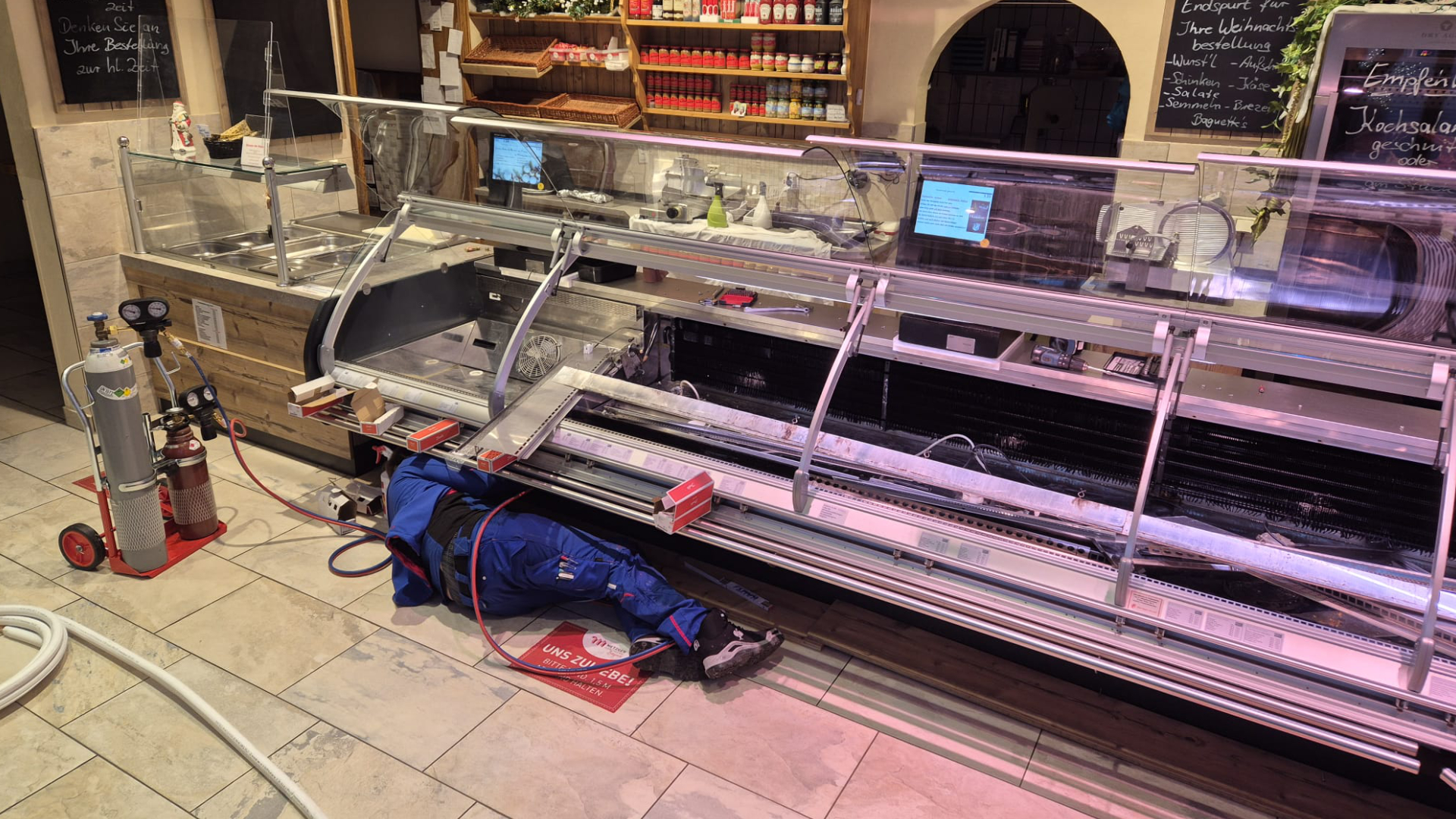 Reparatur-Kühltheke-03